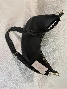 Photo inspiration: Visual Reference: Jules Kae Bags Nwt Jules Kae Zola Crescent Bag Black